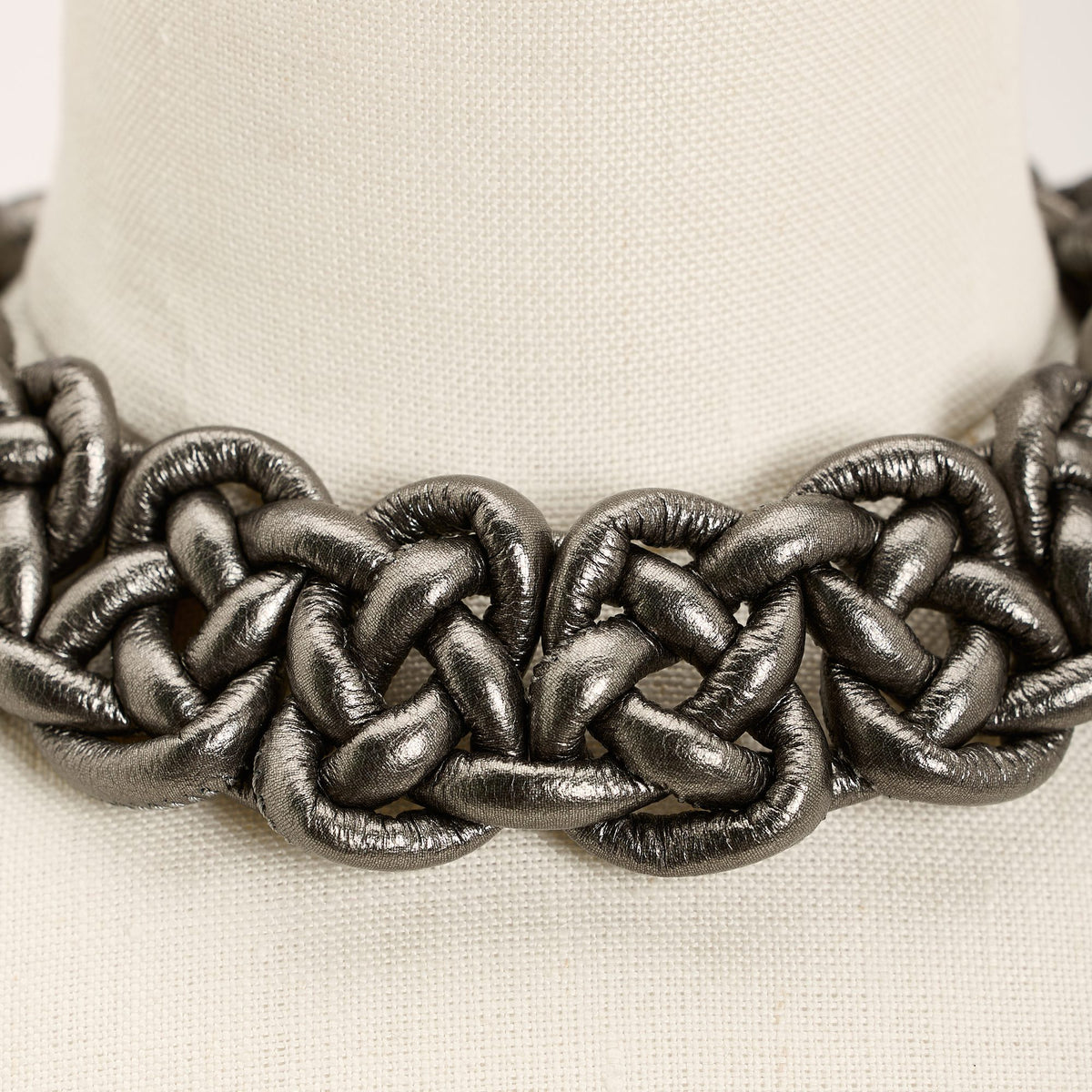 Collana Savoia Pelle, titanio