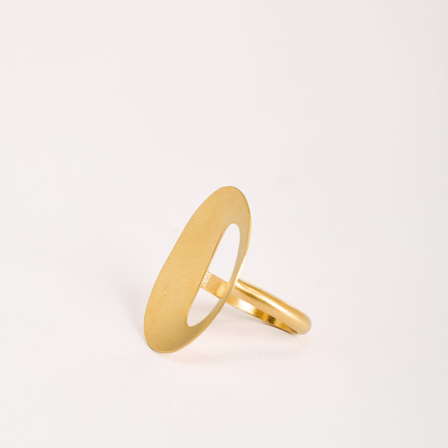 Anello Sidney Oro in argento 925, su fondo bianco