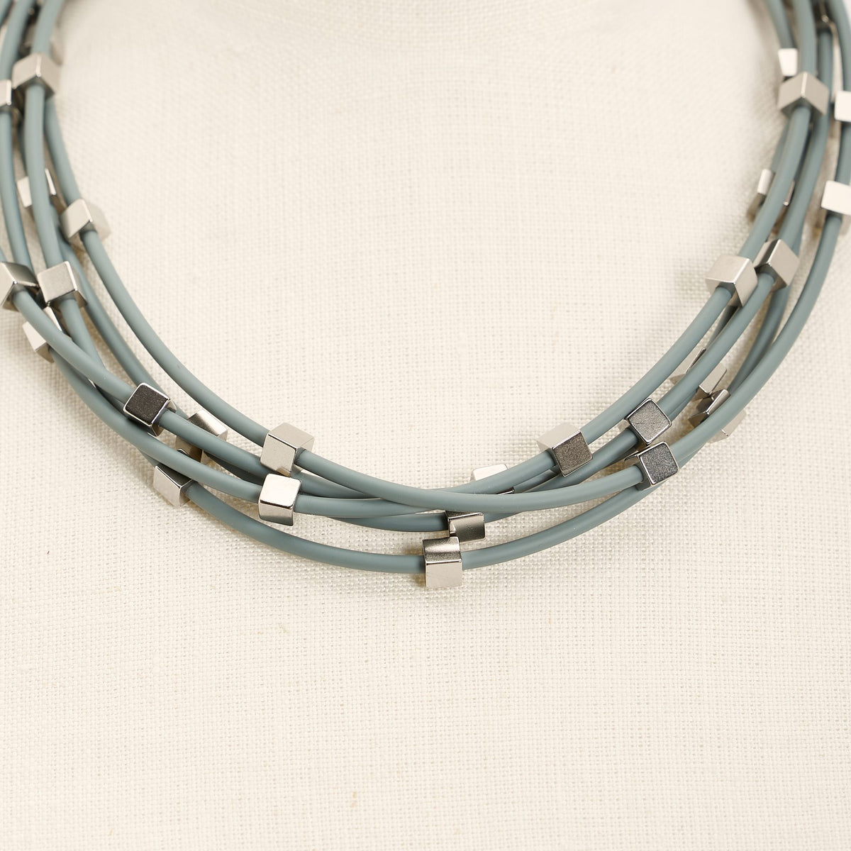 Sirio Necklace, pastel smoke