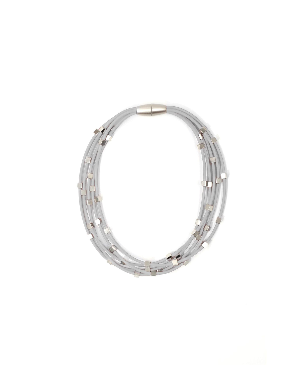 Woman wearing Sirio Necklace