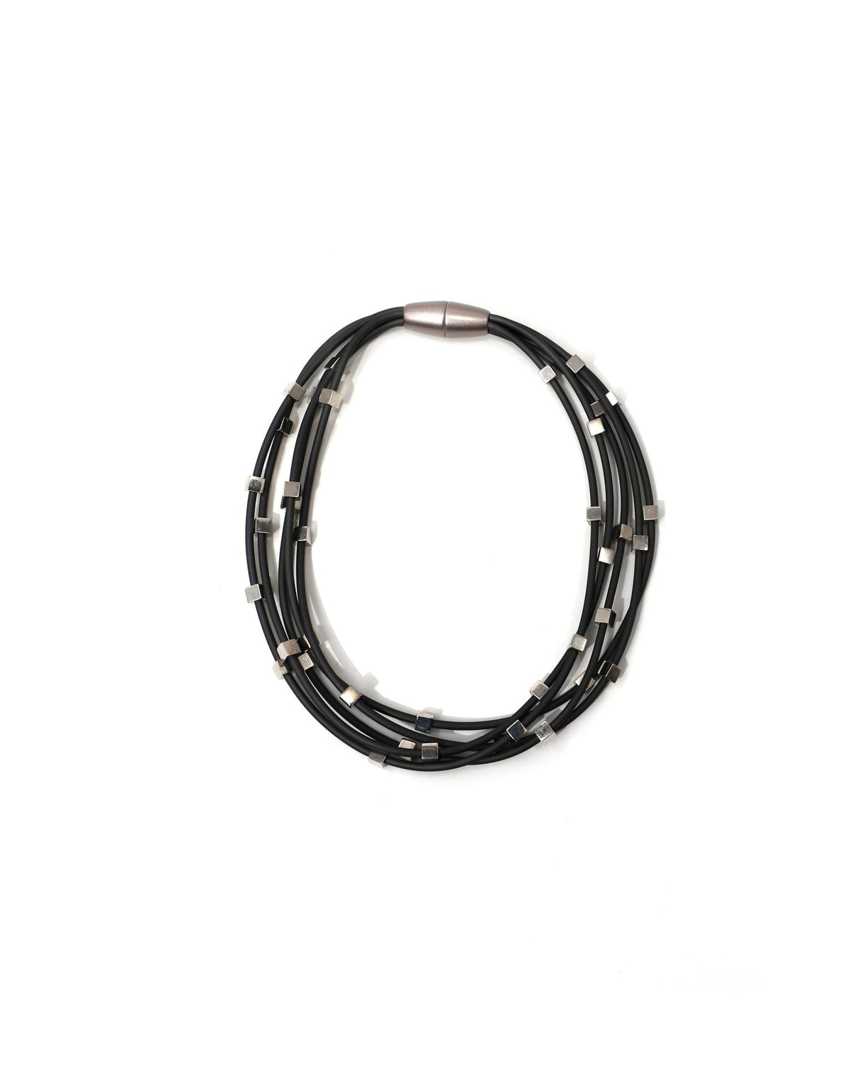 Woman wearing Sirio Necklace