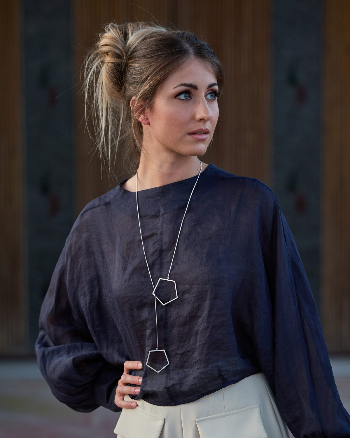 Collana Sisters Rodio in argento 925, indossata