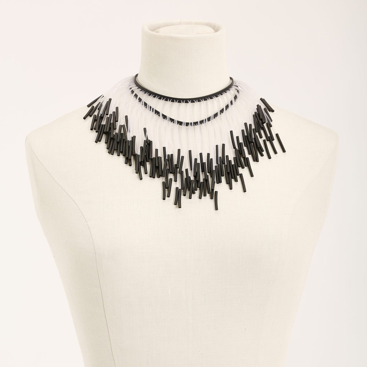 Collana Trevi, nero
