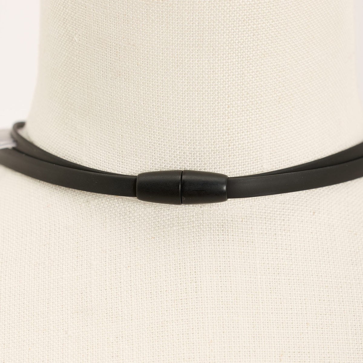 Collana Trevi, nero