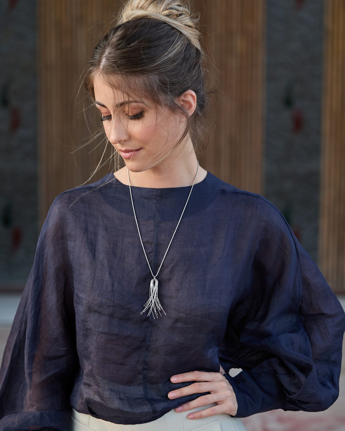 Vento Long Rhodium necklace in 925 sterling silver, worn