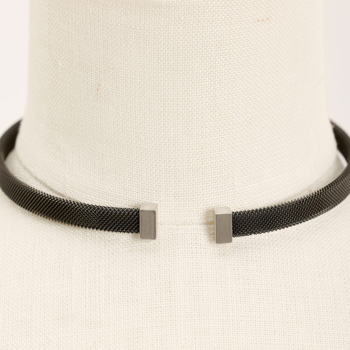 Collana Vis, grigio scuro