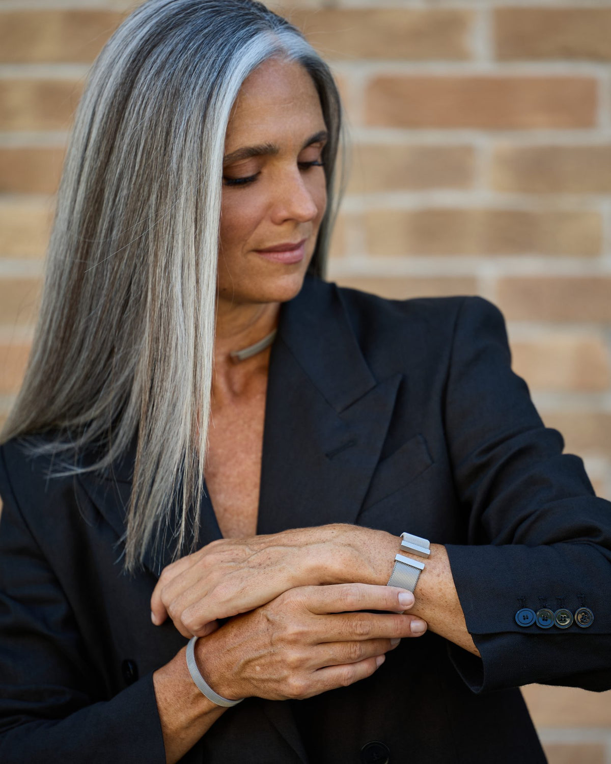 Donna con il Bracciale Vis+