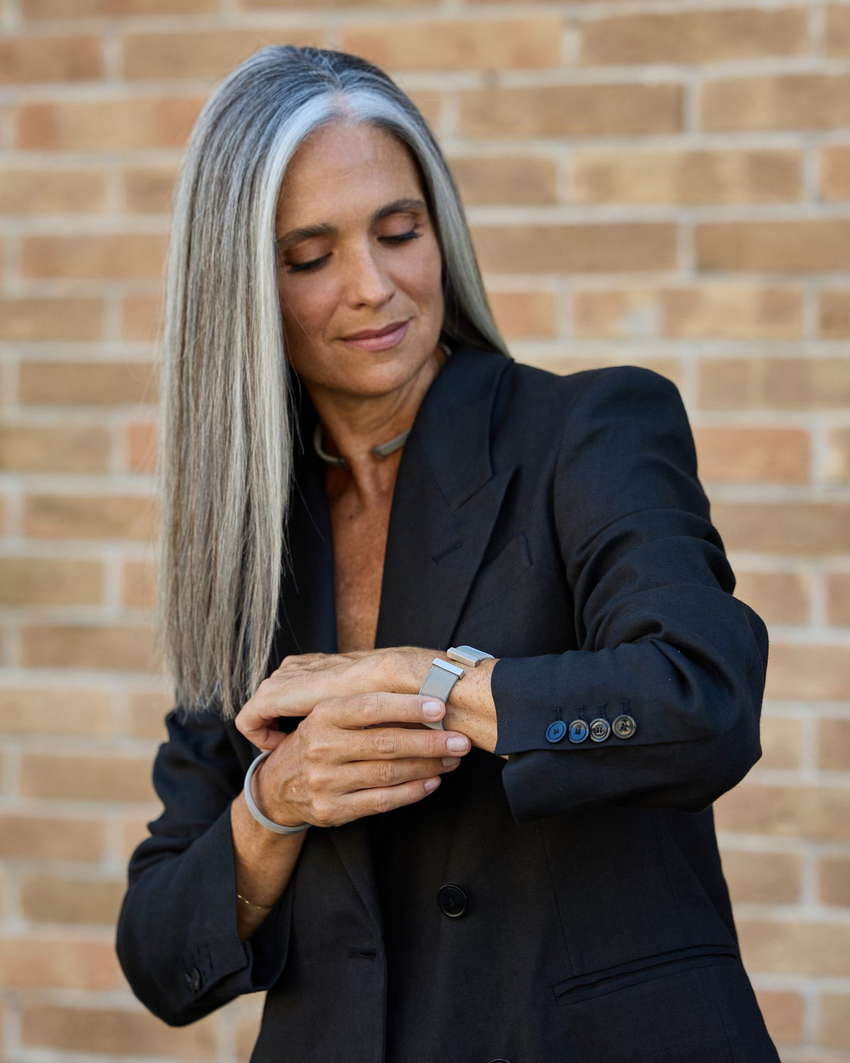 Donna con il Bracciale Vis+