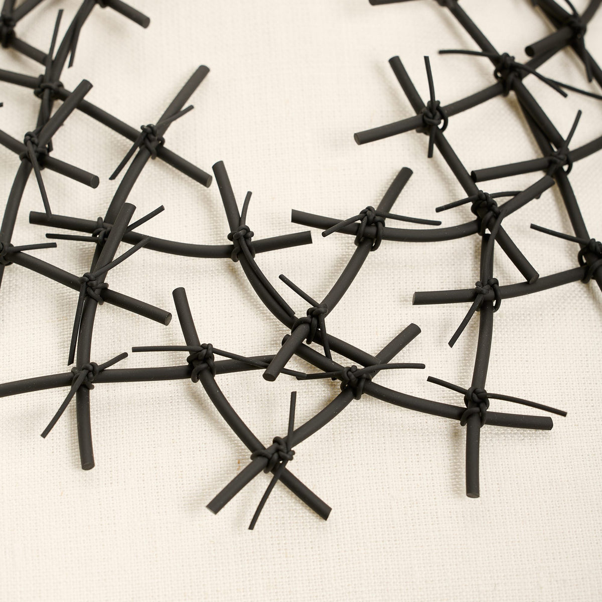 X Necklace, black