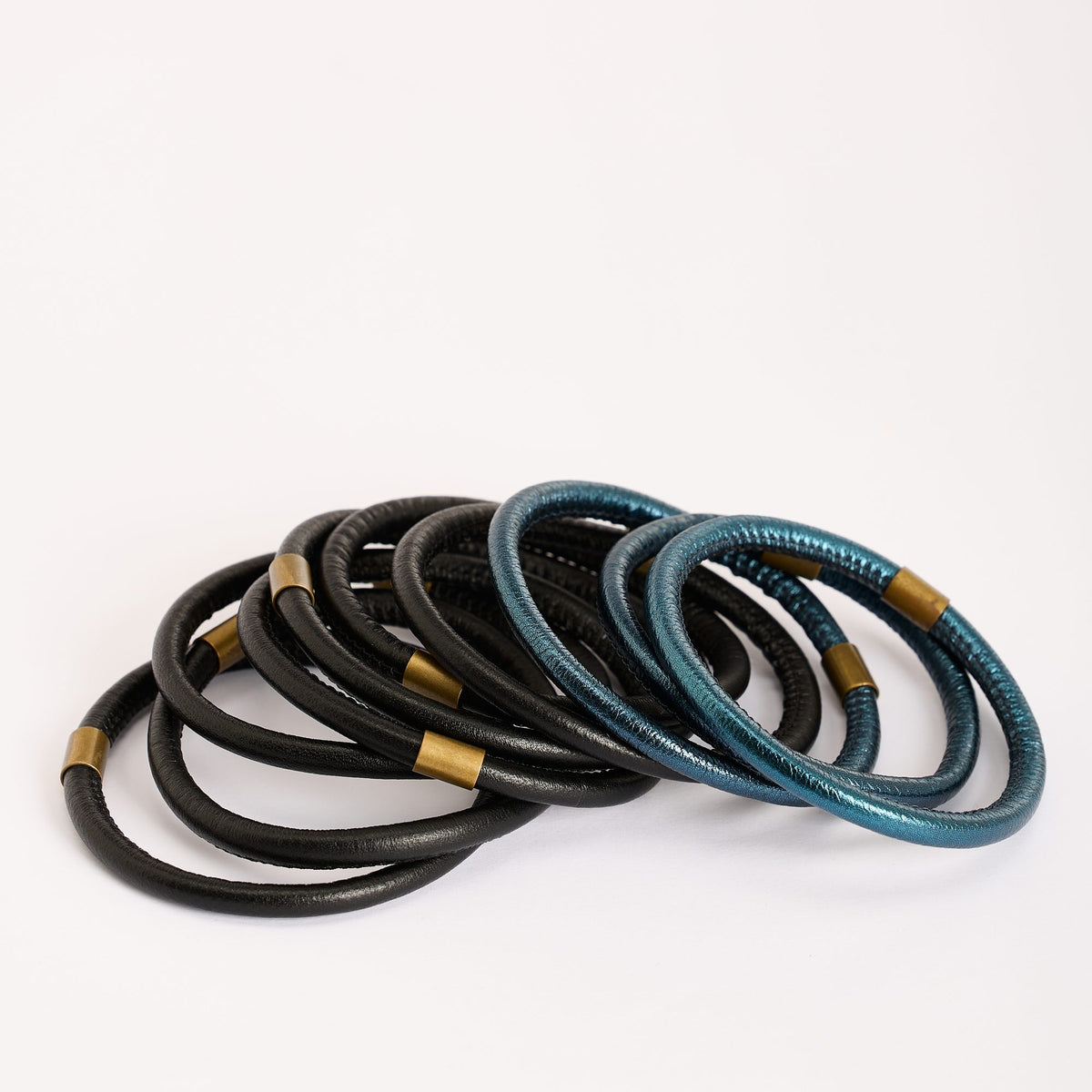 Bracciale Zoe 10, nero e blu metallizzato