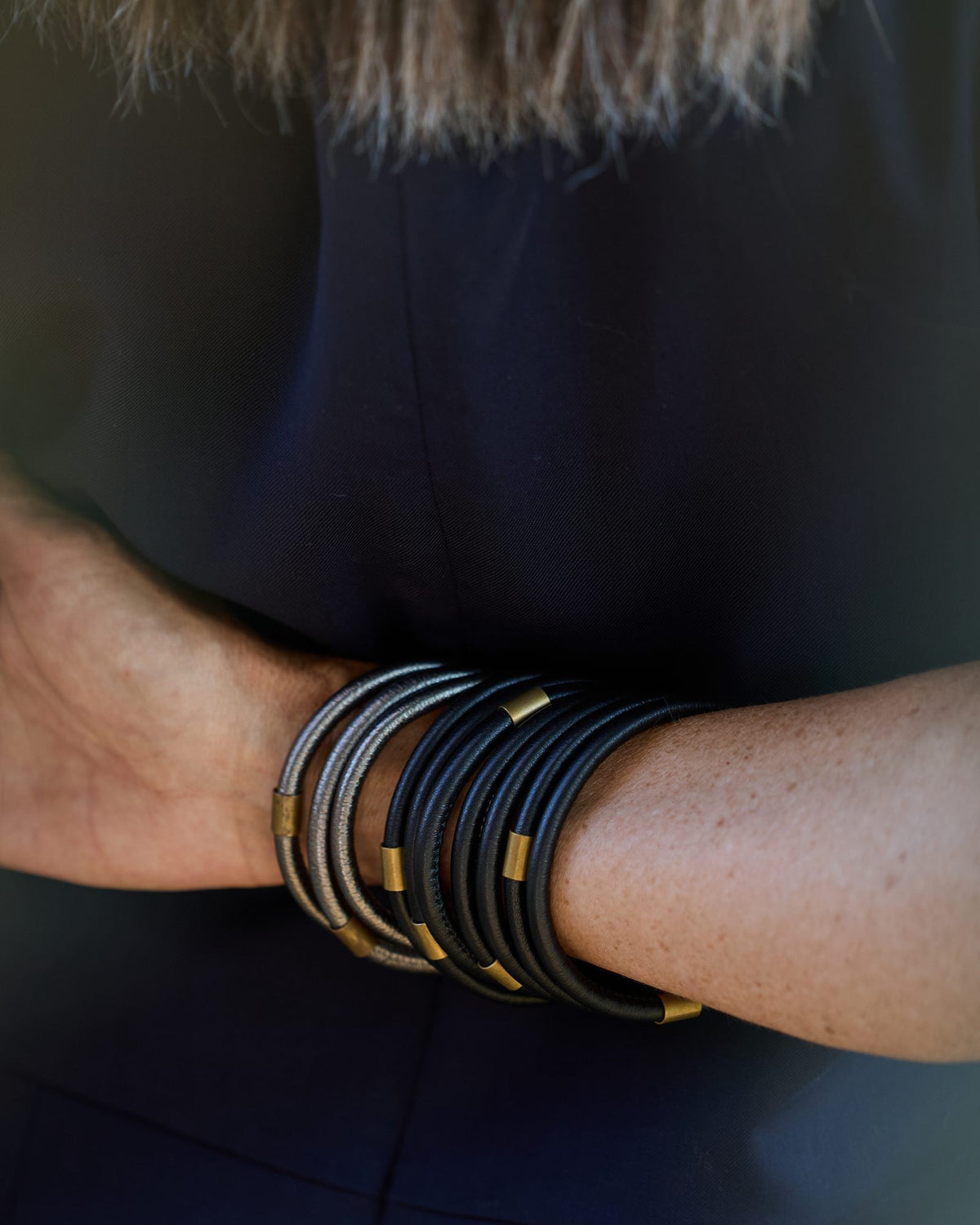 Donna con il Bracciale Zoe 10
