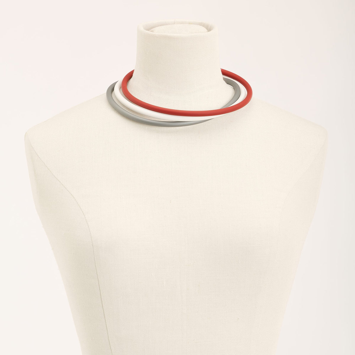 Collana Zoe Rubber, rosso pastello, bianco e argento